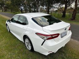 
										2018 Toyota Camry SL Hybrid full									
